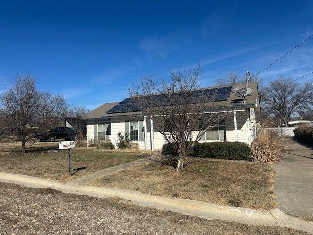 530 Richardson Street, Jacksboro, TX 76458