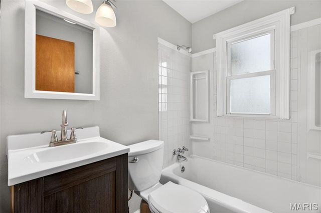 10505 Ewell Drive, St Louis, MO 63137