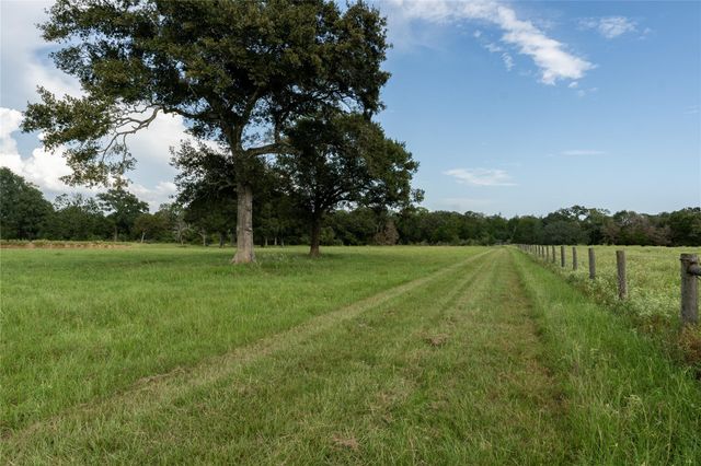 000 Aztec Lane, New Ulm, TX 78950
