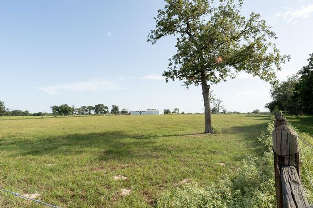 000 Aztec Lane, New Ulm, TX 78950
