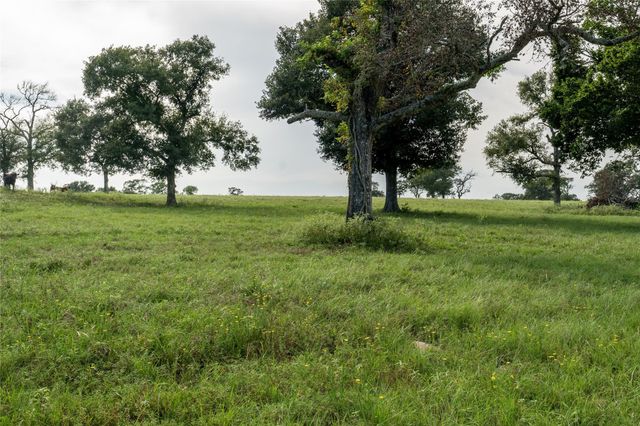 000 Aztec Lane, New Ulm, TX 78950