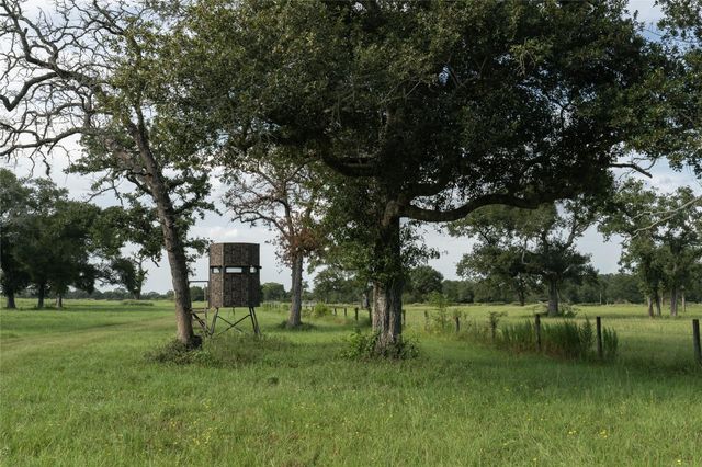 000 Aztec Lane, New Ulm, TX 78950