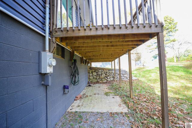 550 Cedar Point Rd, Benton, KY 42025