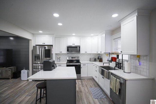 550 Cedar Point Rd, Benton, KY 42025