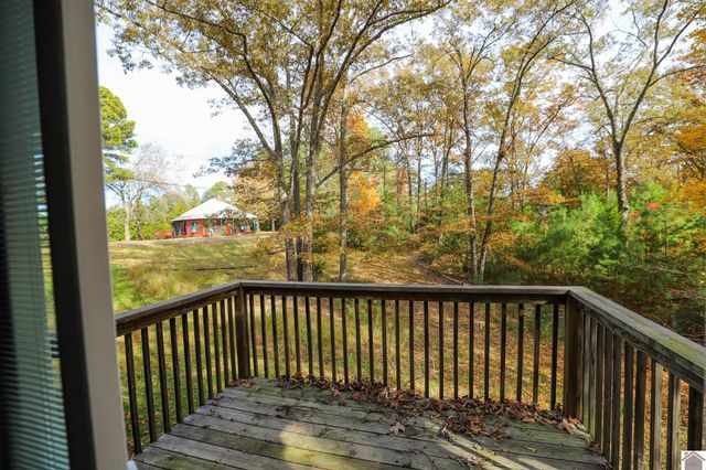 550 Cedar Point Rd, Benton, KY 42025