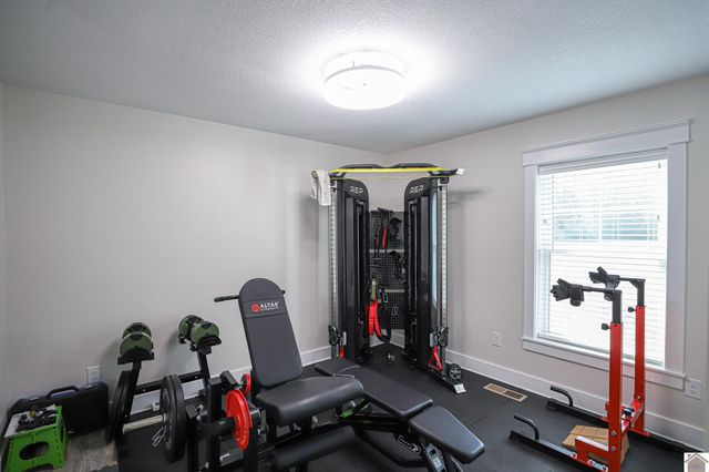 550 Cedar Point Rd, Benton, KY 42025