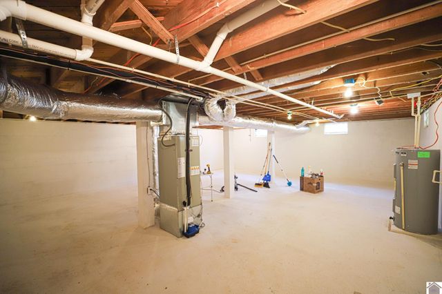 550 Cedar Point Rd, Benton, KY 42025