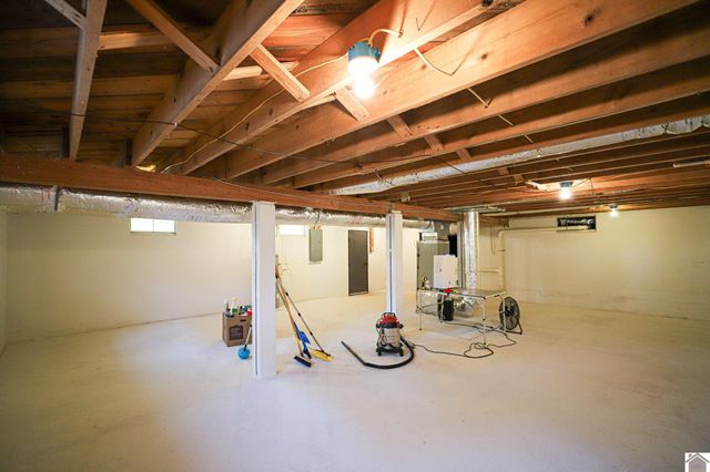 550 Cedar Point Rd, Benton, KY 42025