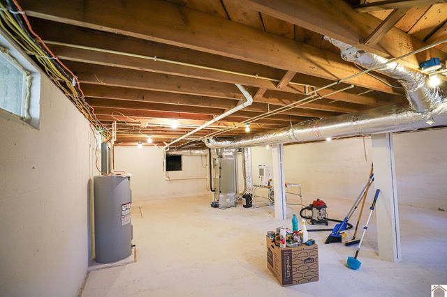 550 Cedar Point Rd, Benton, KY 42025