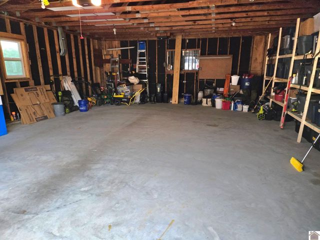 550 Cedar Point Rd, Benton, KY 42025