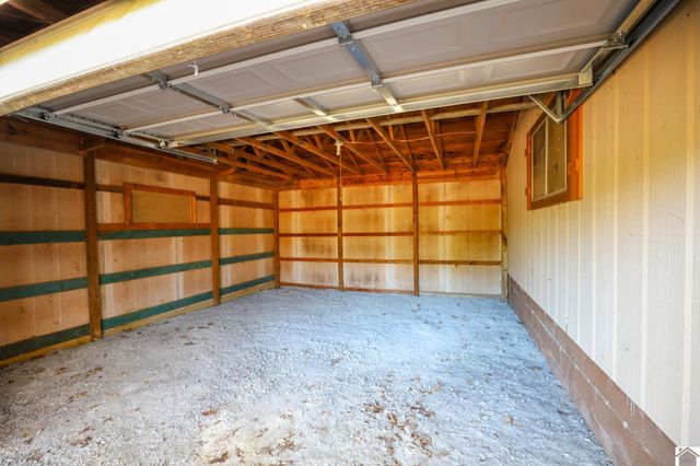 550 Cedar Point Rd, Benton, KY 42025