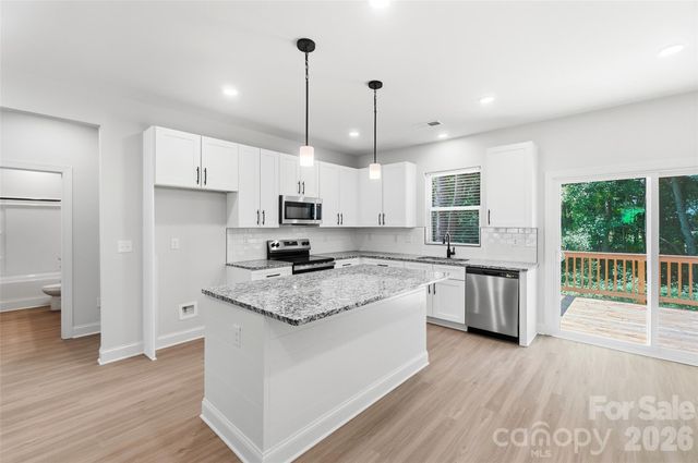 318 Honeywood Lane, Monroe, NC 28110