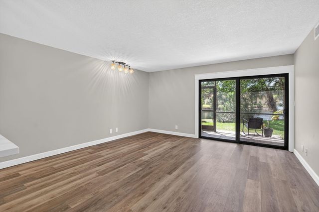 918 SW 9th Street Circle 105, Boca Raton, FL 33486