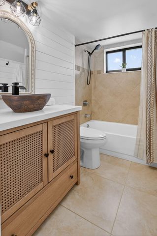 918 SW 9th Street Circle 105, Boca Raton, FL 33486