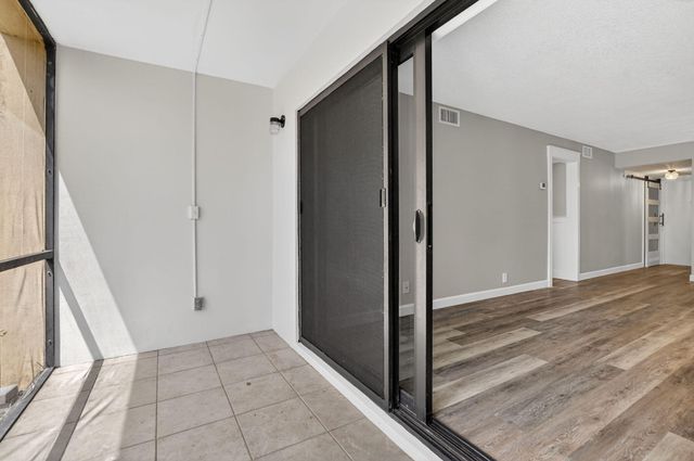 918 SW 9th Street Circle 105, Boca Raton, FL 33486