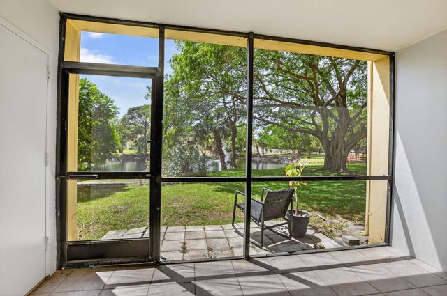 918 SW 9th Street Circle 105, Boca Raton, FL 33486