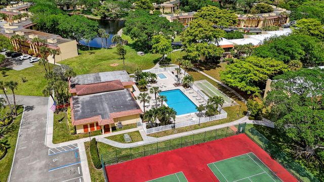 918 SW 9th Street Circle 105, Boca Raton, FL 33486