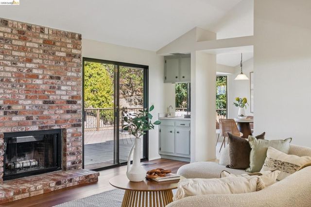 836 Navaronne Way, Concord, CA 94518