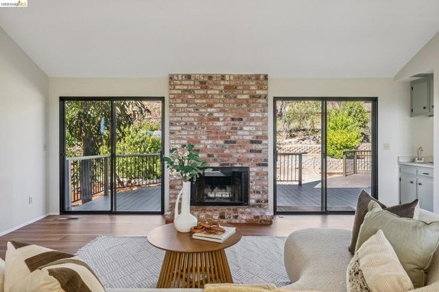 836 Navaronne Way, Concord, CA 94518