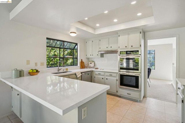 836 Navaronne Way, Concord, CA 94518