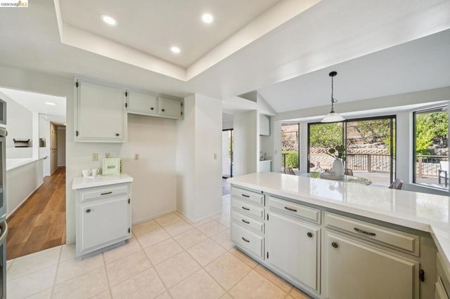 836 Navaronne Way, Concord, CA 94518