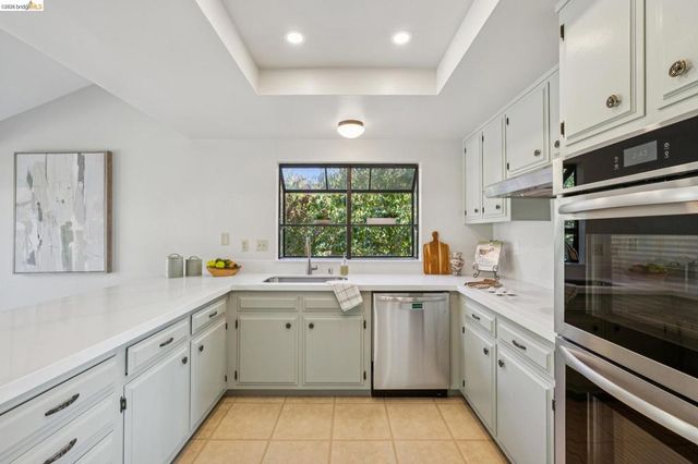836 Navaronne Way, Concord, CA 94518