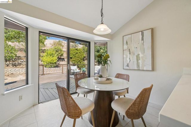 836 Navaronne Way, Concord, CA 94518