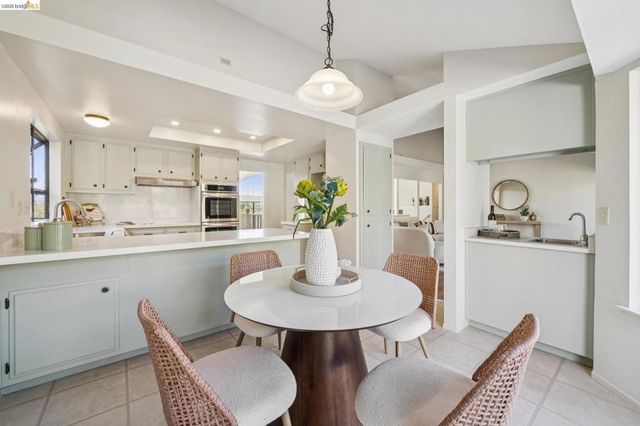 836 Navaronne Way, Concord, CA 94518