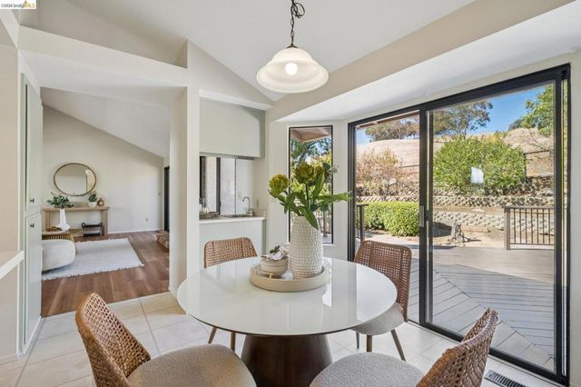 836 Navaronne Way, Concord, CA 94518