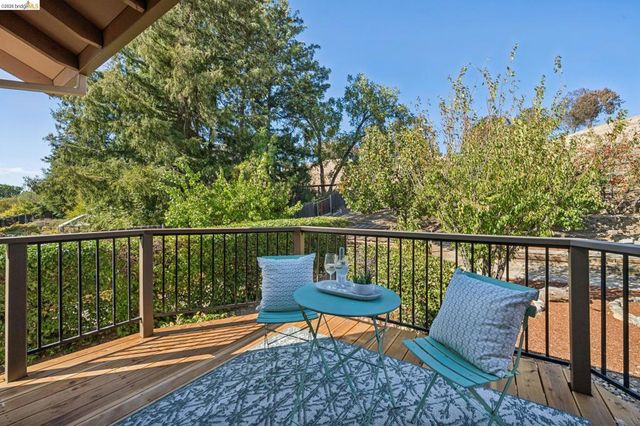 836 Navaronne Way, Concord, CA 94518