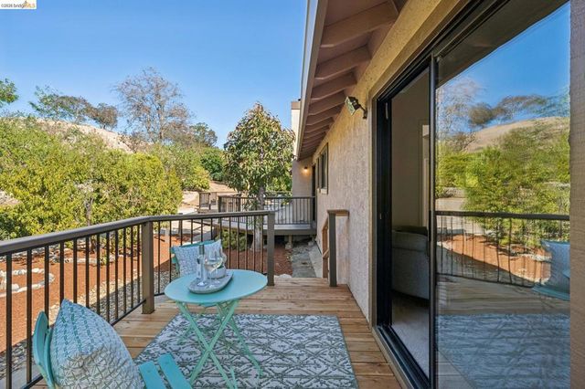 836 Navaronne Way, Concord, CA 94518