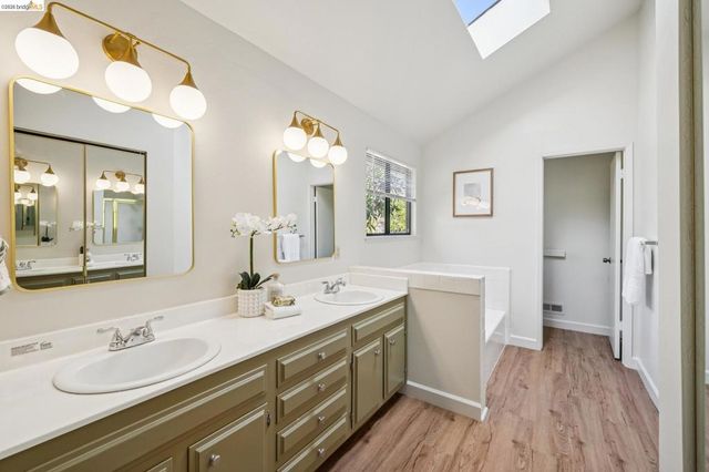 836 Navaronne Way, Concord, CA 94518
