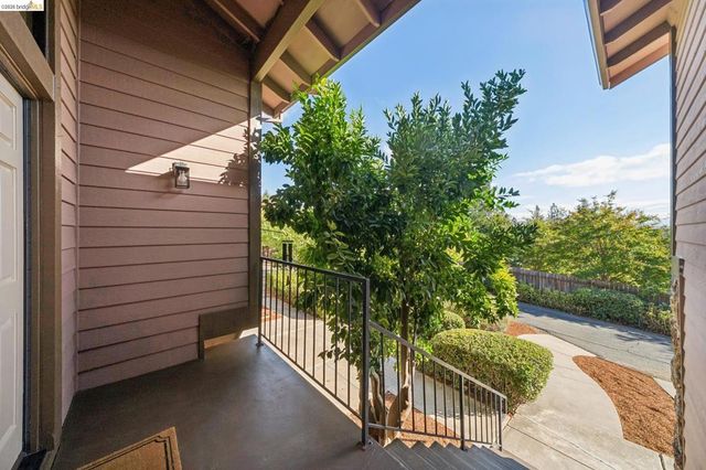 836 Navaronne Way, Concord, CA 94518