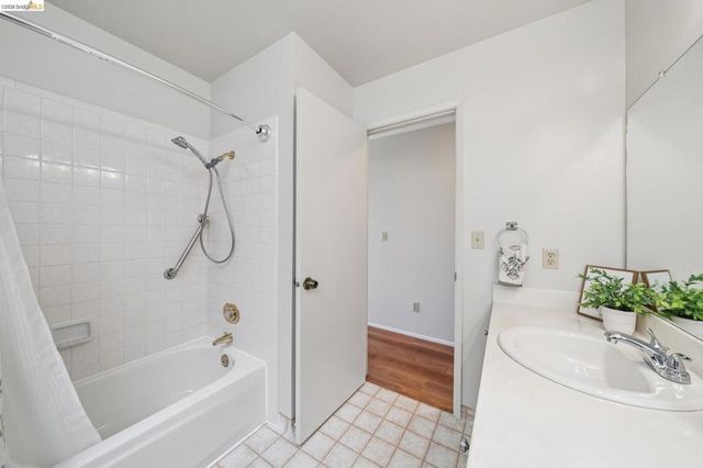 836 Navaronne Way, Concord, CA 94518