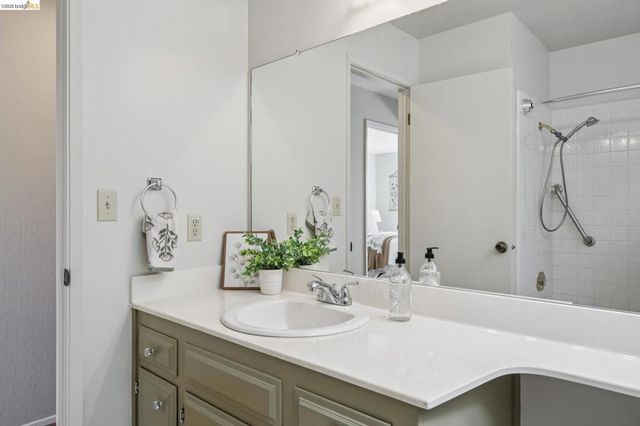 836 Navaronne Way, Concord, CA 94518