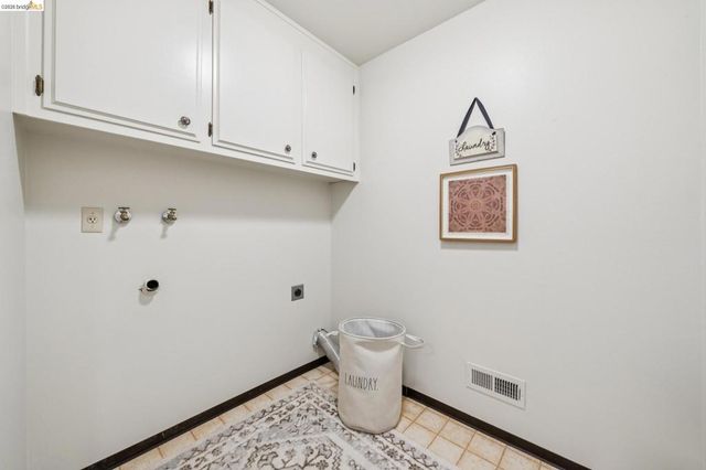 836 Navaronne Way, Concord, CA 94518