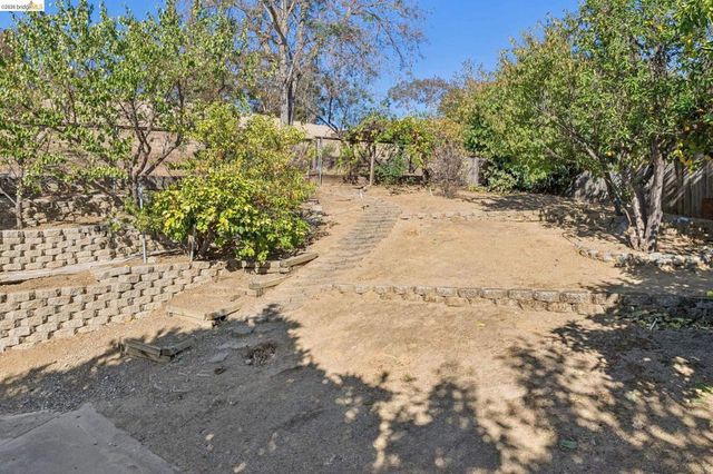 836 Navaronne Way, Concord, CA 94518