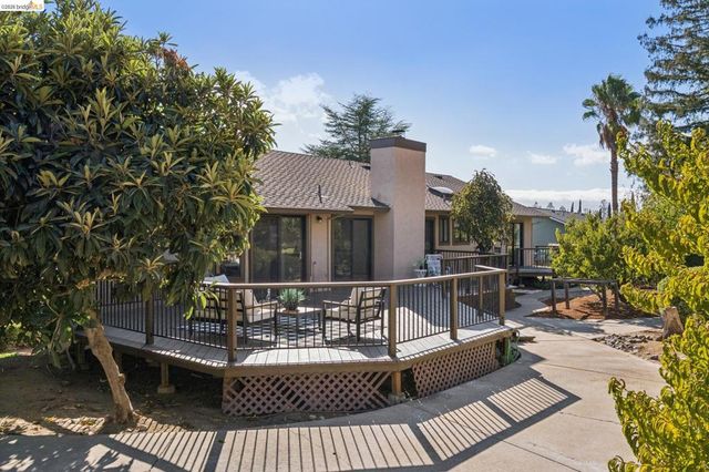 836 Navaronne Way, Concord, CA 94518