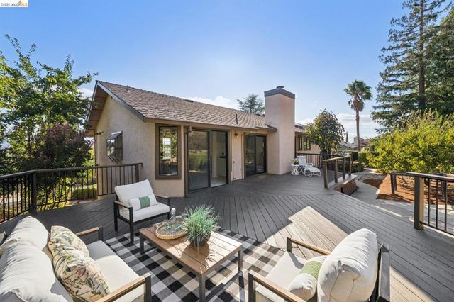 836 Navaronne Way, Concord, CA 94518