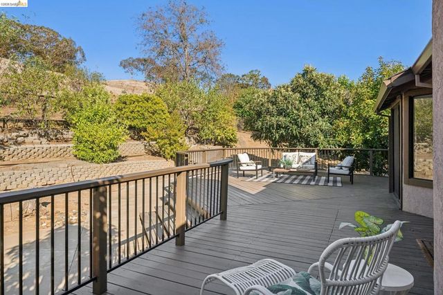 836 Navaronne Way, Concord, CA 94518
