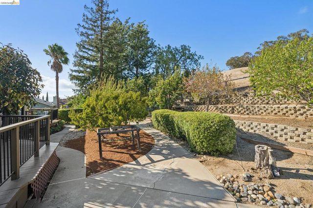 836 Navaronne Way, Concord, CA 94518