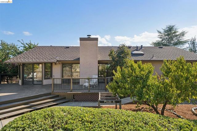 836 Navaronne Way, Concord, CA 94518