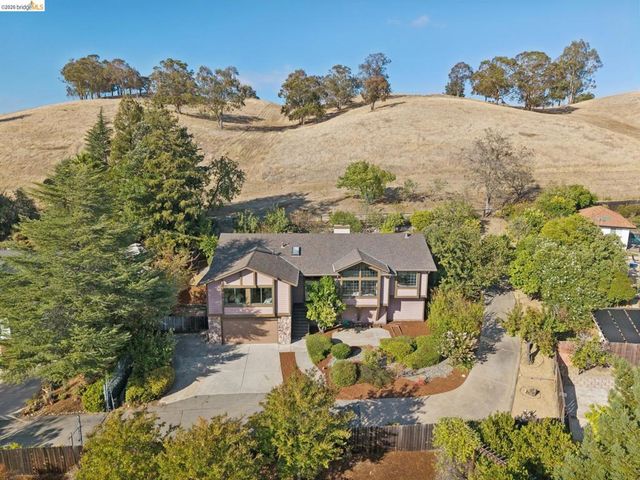 836 Navaronne Way, Concord, CA 94518