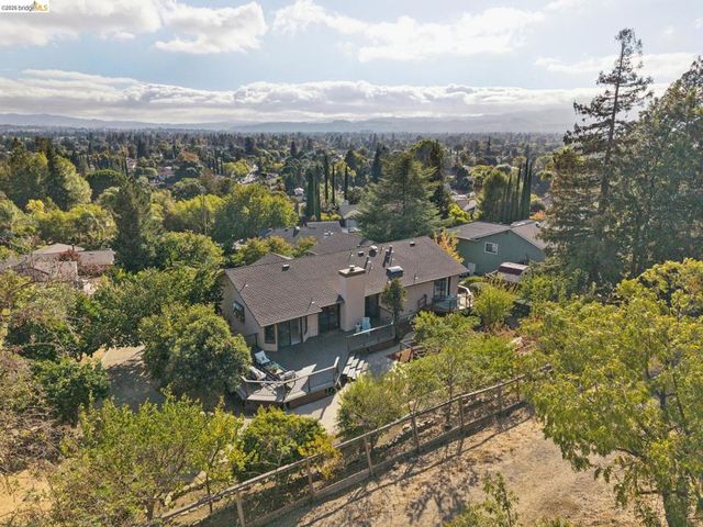 836 Navaronne Way, Concord, CA 94518
