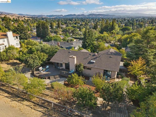 836 Navaronne Way, Concord, CA 94518