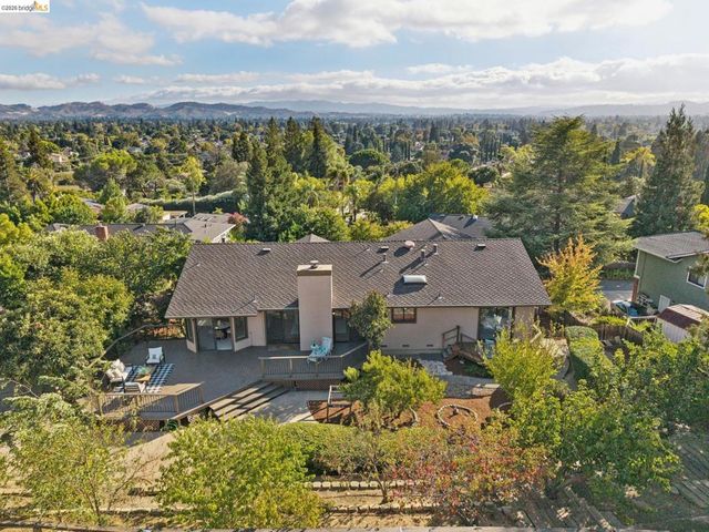 836 Navaronne Way, Concord, CA 94518