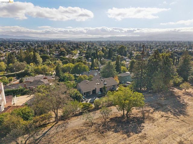 836 Navaronne Way, Concord, CA 94518