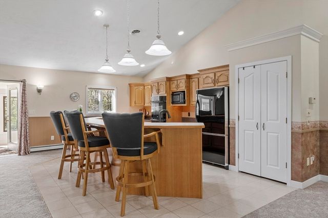 118 Willis Rd, Gardner, MA 01440