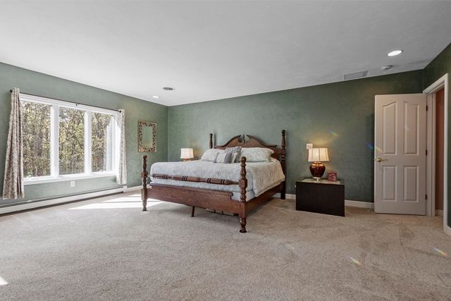 118 Willis Rd, Gardner, MA 01440