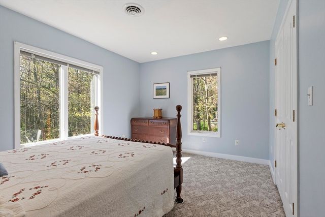 118 Willis Rd, Gardner, MA 01440